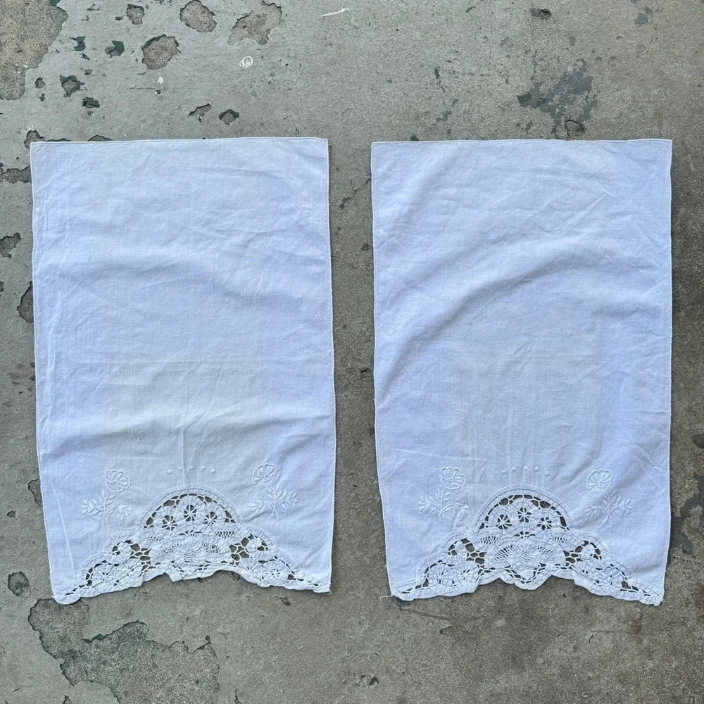 Set of 2 White Linen Table Napkins